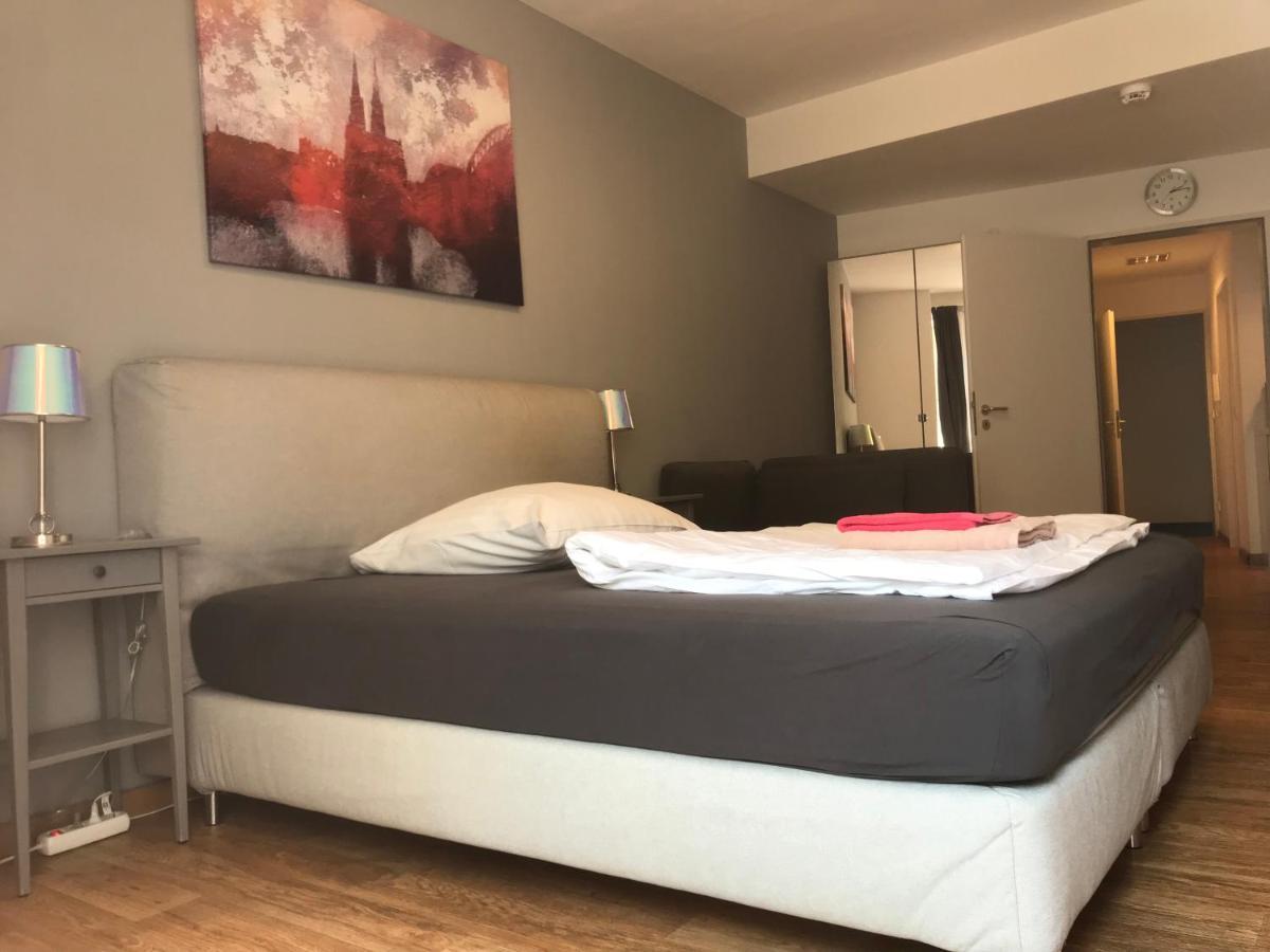 City Apartment Am Dom كولونيا المظهر الخارجي الصورة